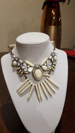 Statement necklace