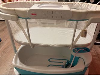 Fisher-Price Soothing Motions Bassinet