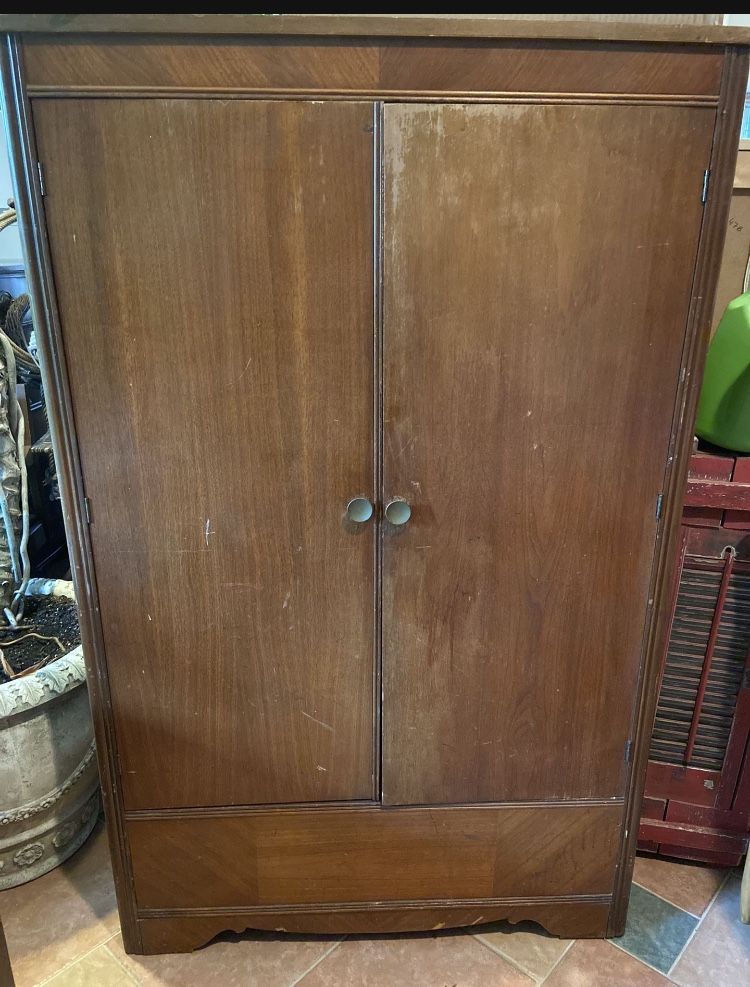 Beautiful Solid Wood Vintage Chest 