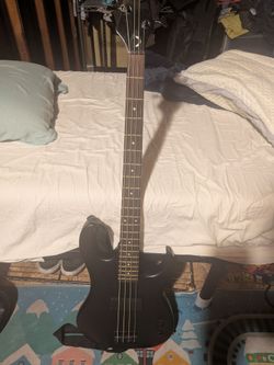 Dean bass 4 strings