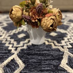 Farm House Flowers ( Vase Not Included ) 