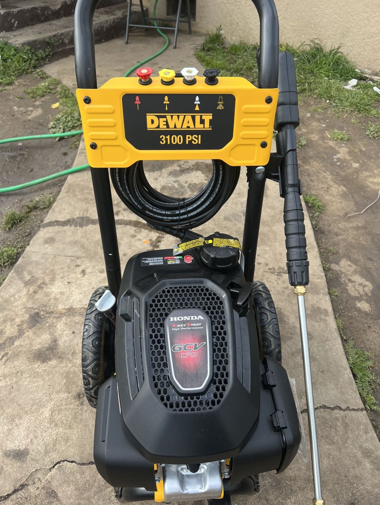 DEWALT 3100 PSI at 2.3 GPM Honda Cold Water Professional Gas