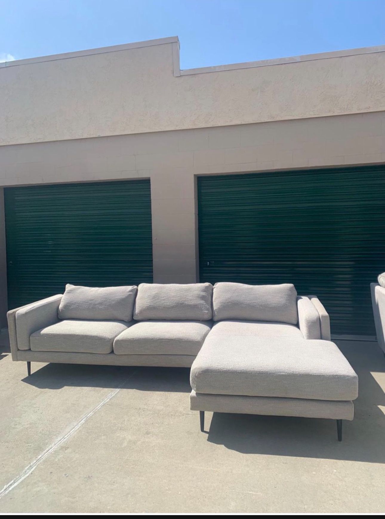 Living Spaces Sectional Couch 🚛Delivery Available