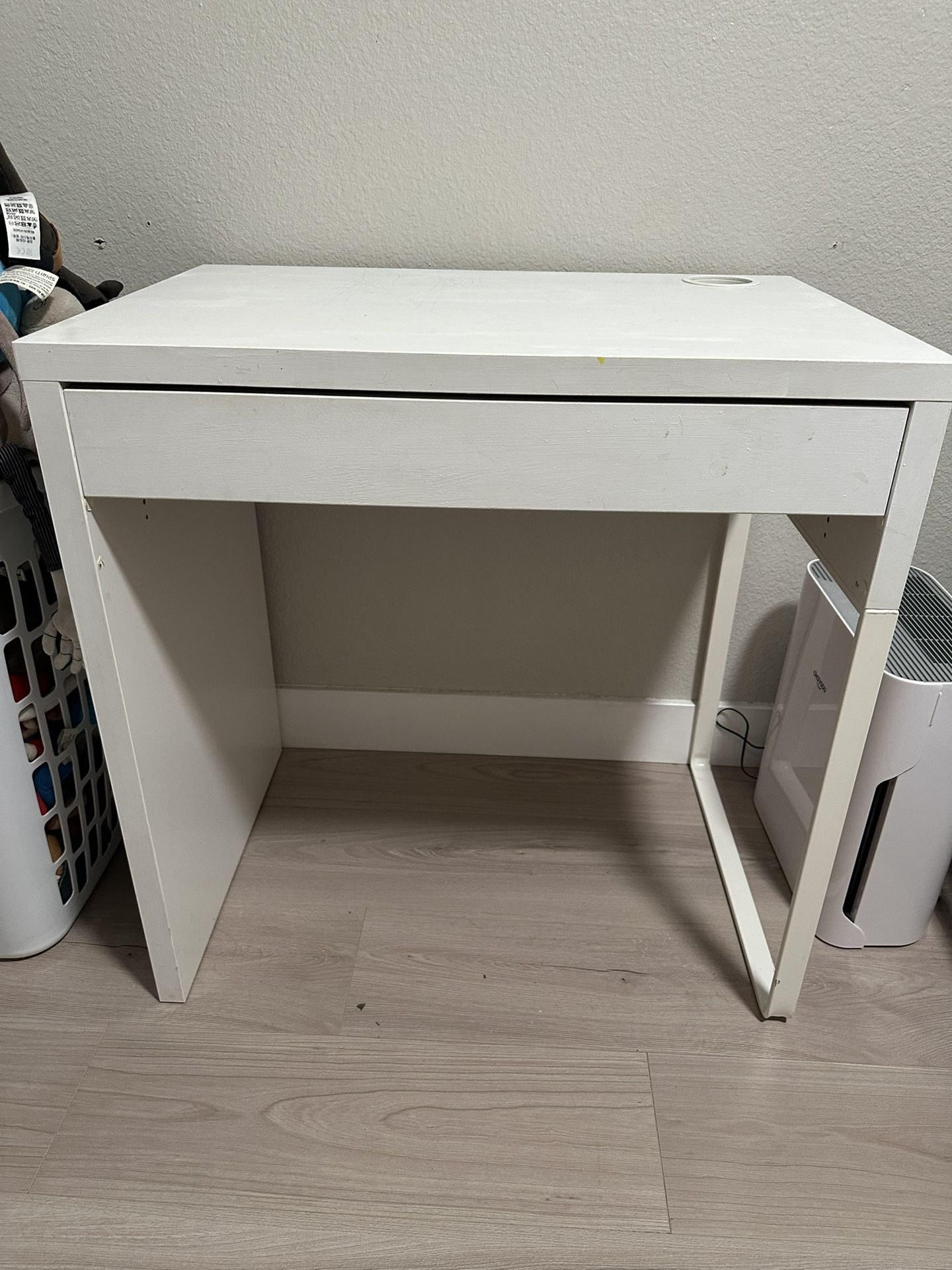 IKEA Micke Desk