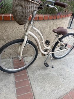 Cream Cruiser Bike with Basket 26” ready to ride