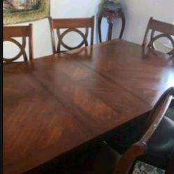 Ashley Dinning Table Set