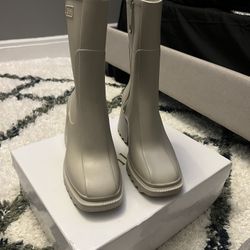 “Chloé: Betty Rain Boot”