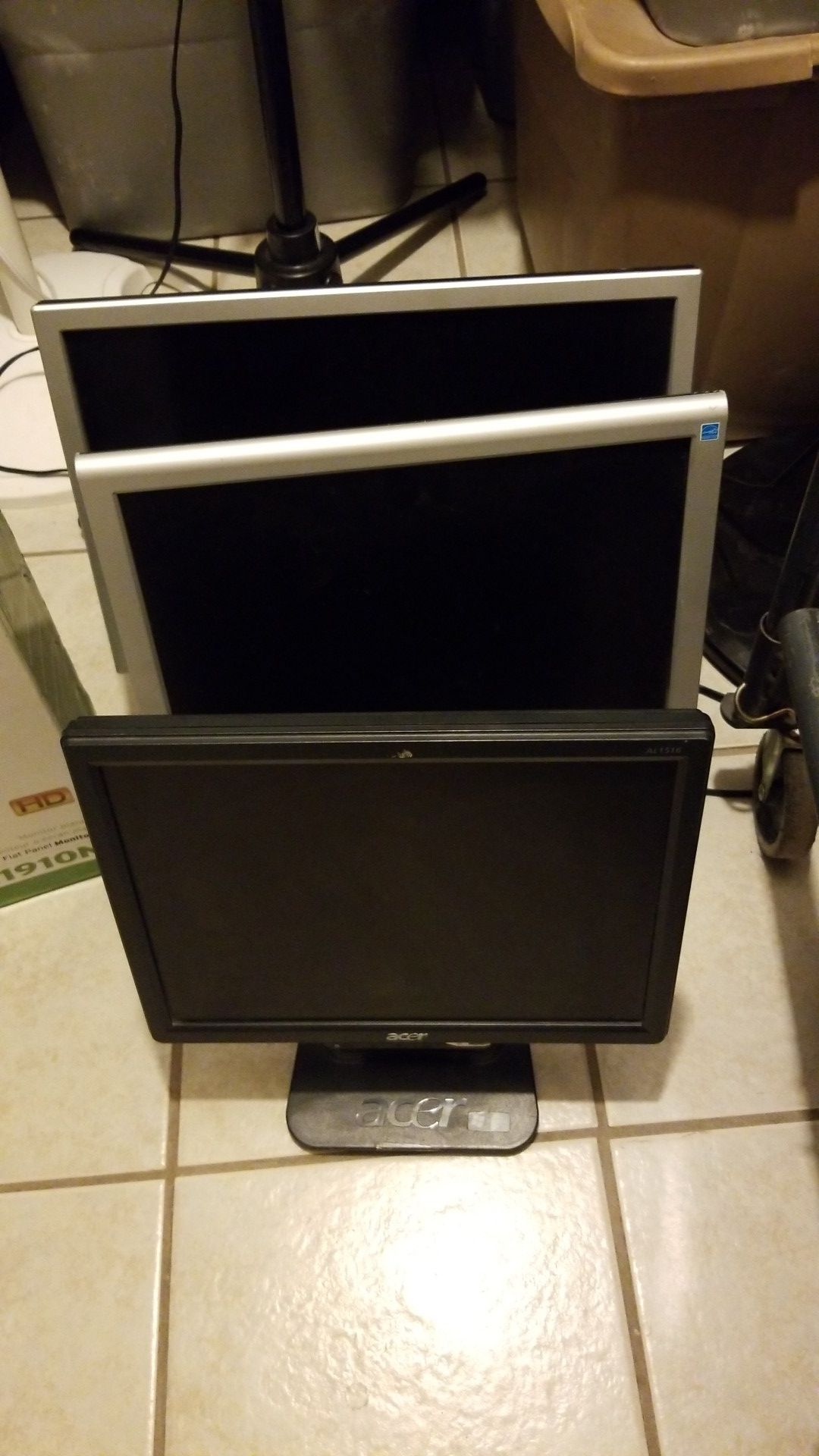 4 computer monitors.