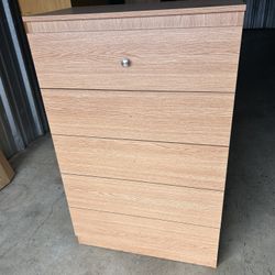 NEW 5- Drawer Dresser Chest