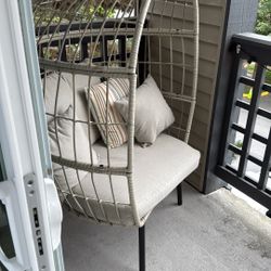 Egg chair