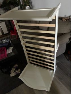 Toddler bed
