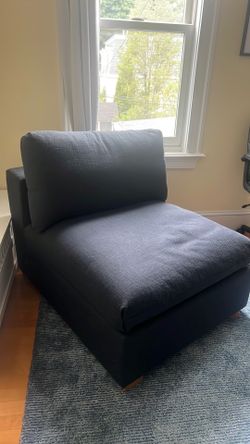 L chair. Hardly used. Great shape!