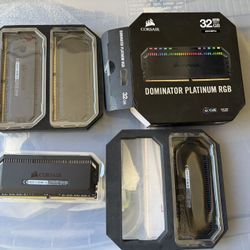 CORSAIR Dominator Platinum RGB 32GB (4x8GB) DDR4 3600 (PC4-28800) C18