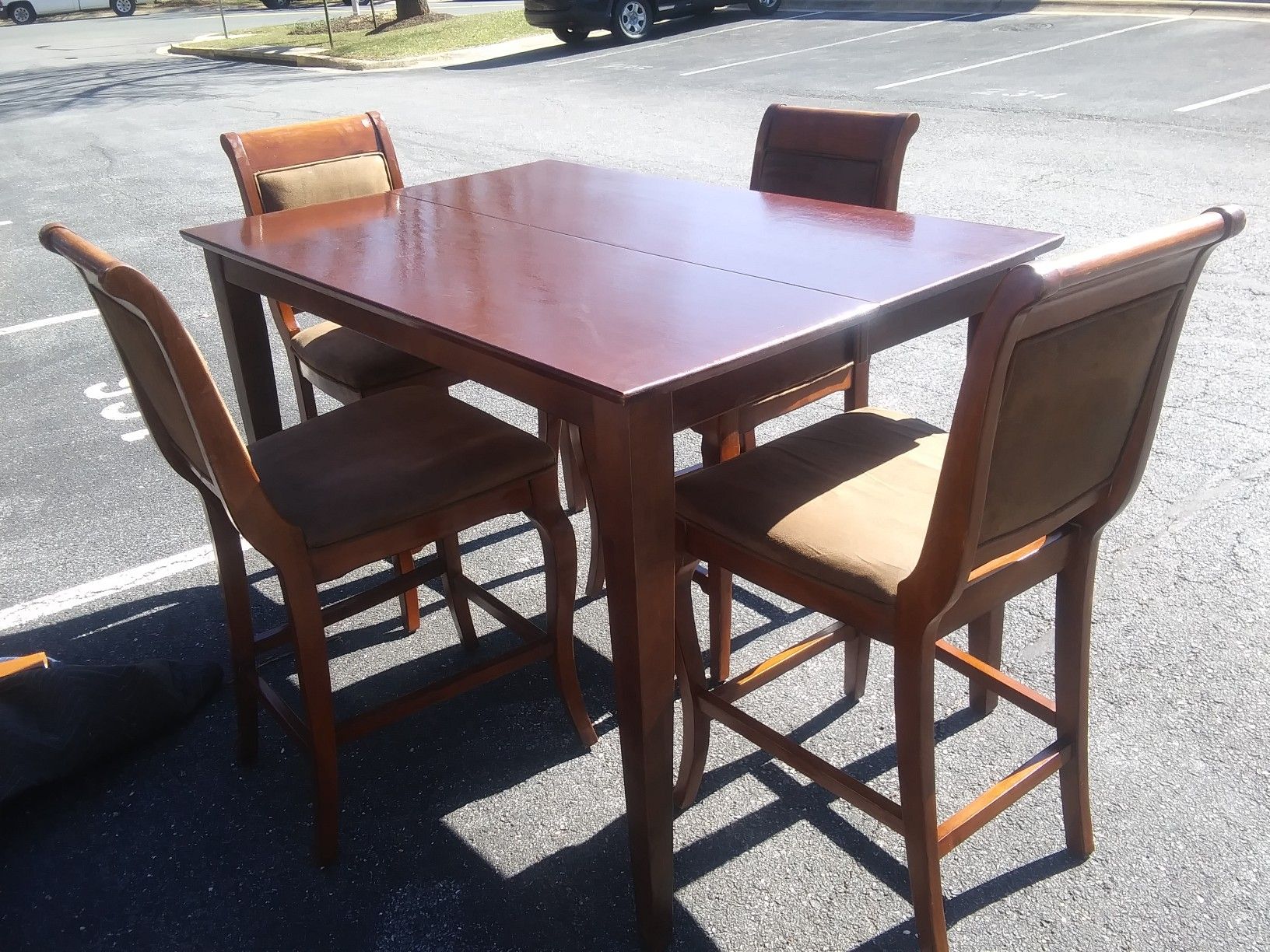 Counter hight expandable table set With chairs 5 chairs padding Chairs