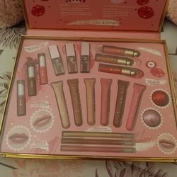 Brand New Never Opened The Ultimate Lip Set Brand New From TJ Maxx Never Use Never Opened