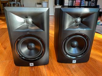 JBL LSR305 Studio Monitor Pair