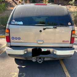 GMC Yukon Denali 2001.  180,000 Miles 