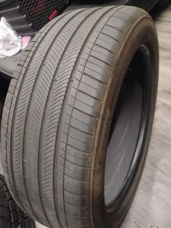 235/45R18 ( 1 GOOD USED MICHELIN TIRE installed
