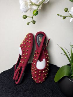 Brand new Women’s black slingback flats