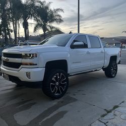 2017 Chevrolet 1500 Regular Cab • Short Bed