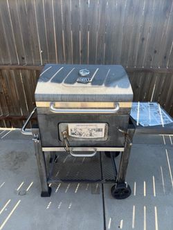 Heavy duty charcoal grill