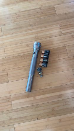 4-D Battery Flash Light
