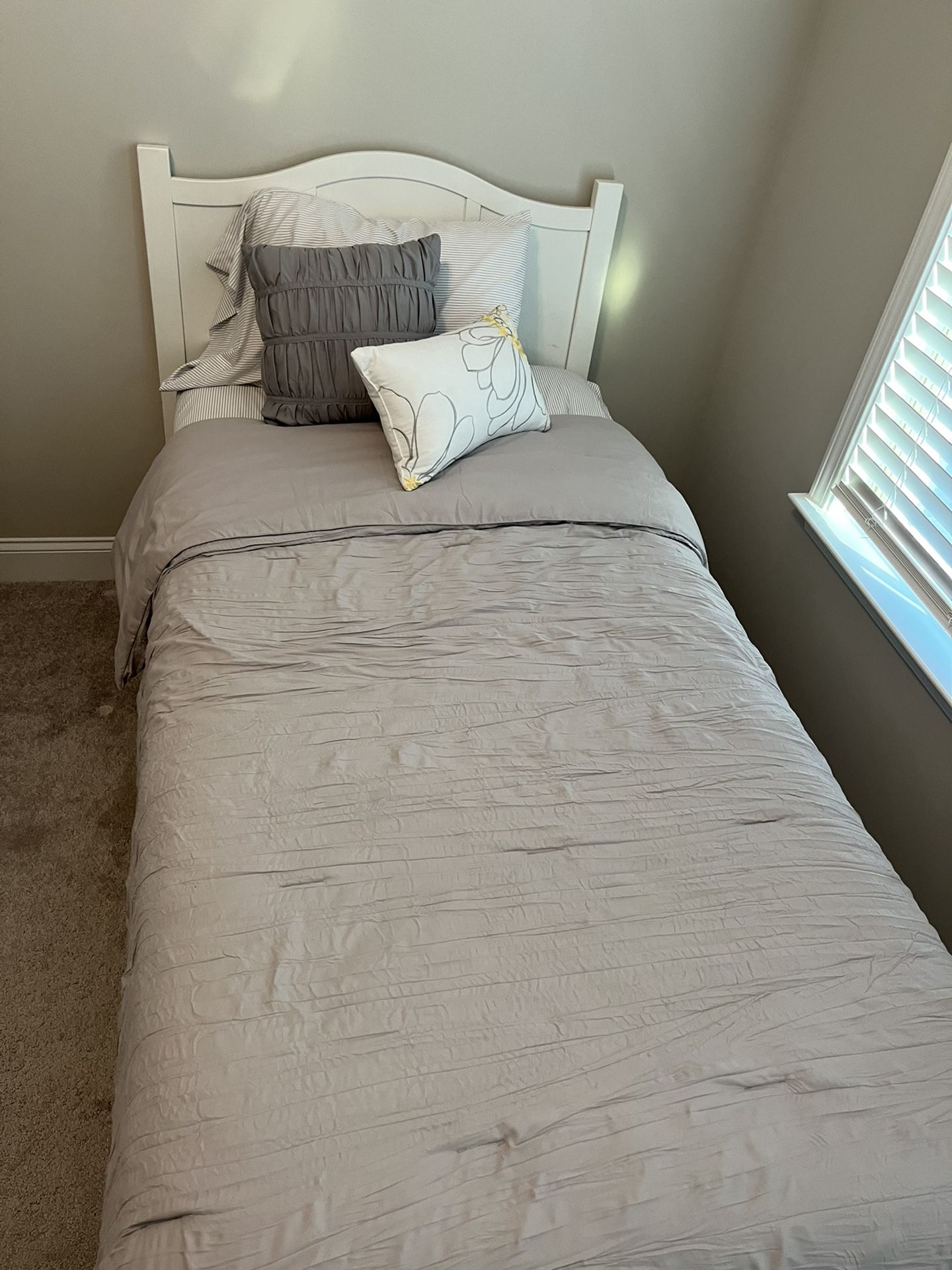 Twin Mattress, Box Springs & Headboard for Sale in Suwanee, GA OfferUp