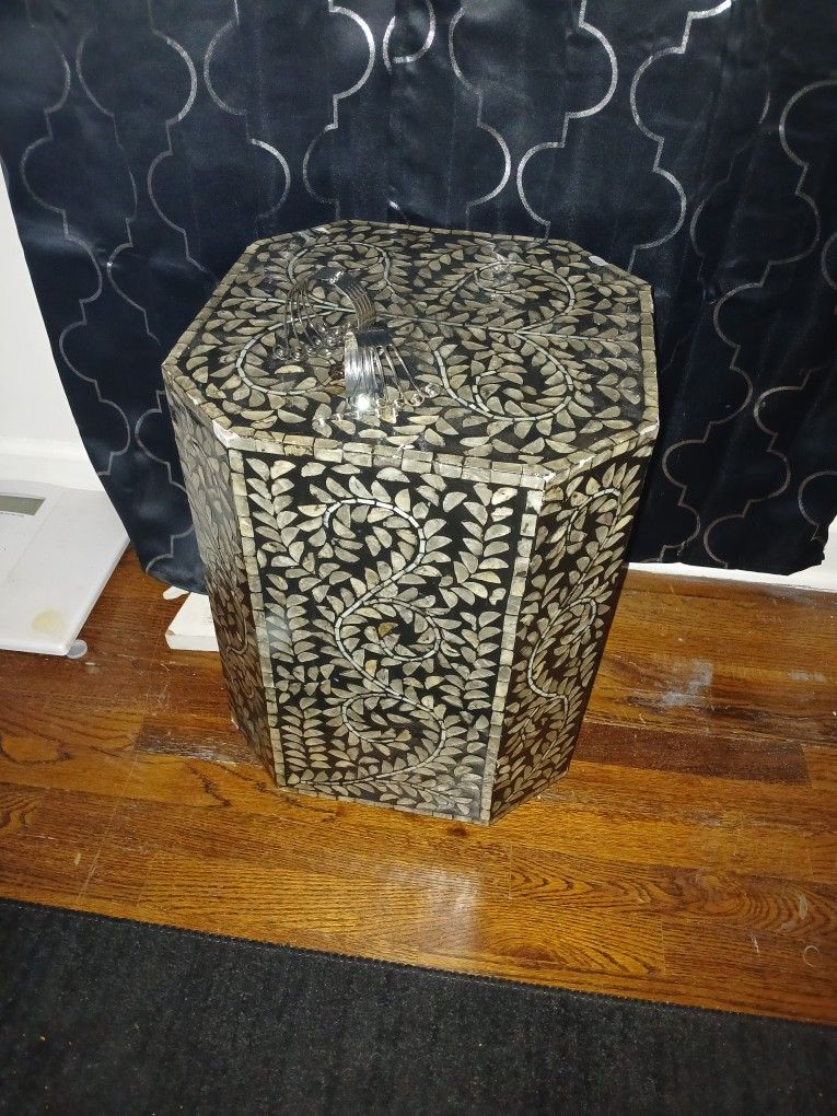 Medium Mother Of Pearl Table
