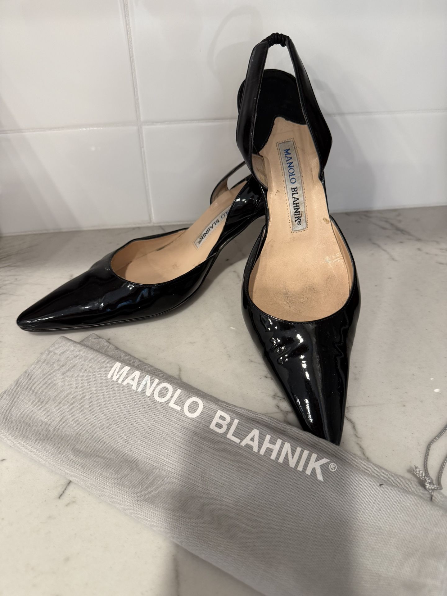 Manolo Blahnik Women’s Black Patent Leather Slingback Pumps, 38.5