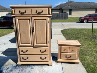 Beautiful Matching Bedroom Set – Dresser & Nightstand
