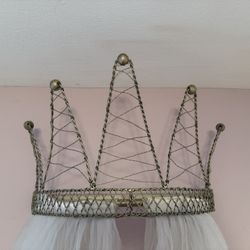 Pottery Barn Kids Princess Crown Cornice Canopy Champagne