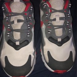 Grade School AirMax 270 React