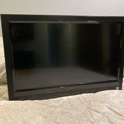 32” TV And Wall Mount