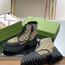 New Couple's Sneakers, Available in Multiple Colors