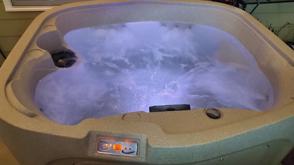 4 Person Spa