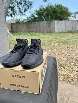 DS Yeezy 350 Onyx 