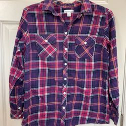 Croft & Barrow Flannel Button Down Shirt. Size: Medium. Good condition. 