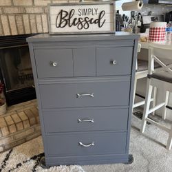 ✨✨BEAUTIFUL GRAY SHORTER 4 DRAWER DRESSER ✨✨SOLID WOOD 