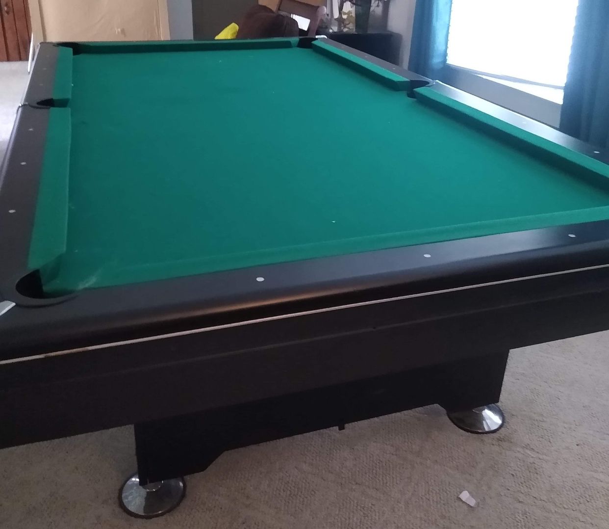 Bar pool table