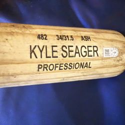 Kyle Seager Game Used Autographed Bat And Ball