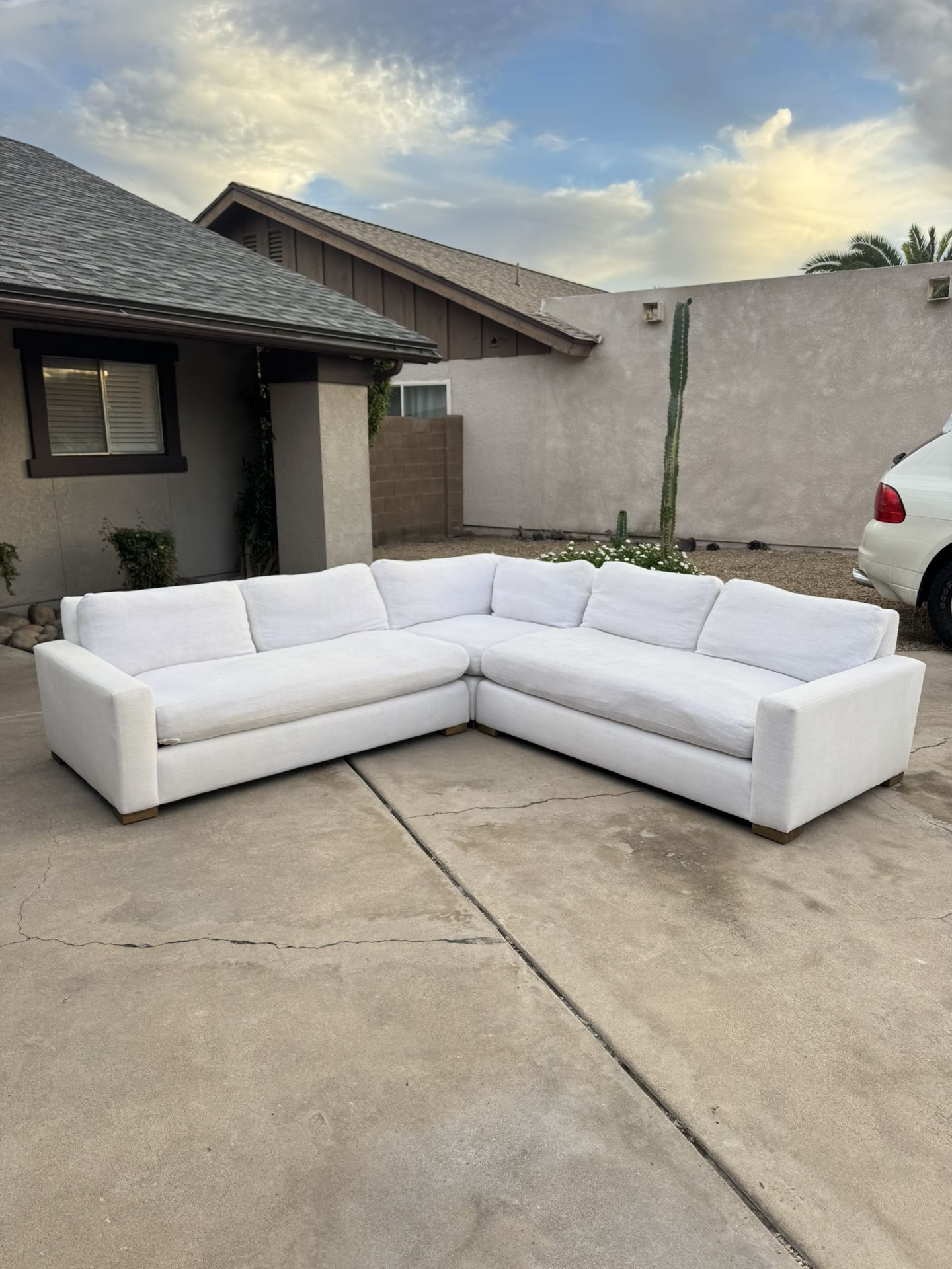 Rh Sofa ( Delivery Available) 