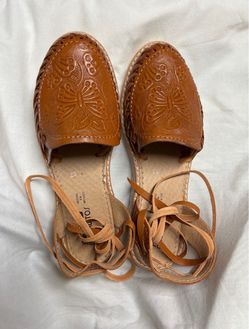 Leather Sandals, Closed Toe, Lace-Up Huarache (Size 8)