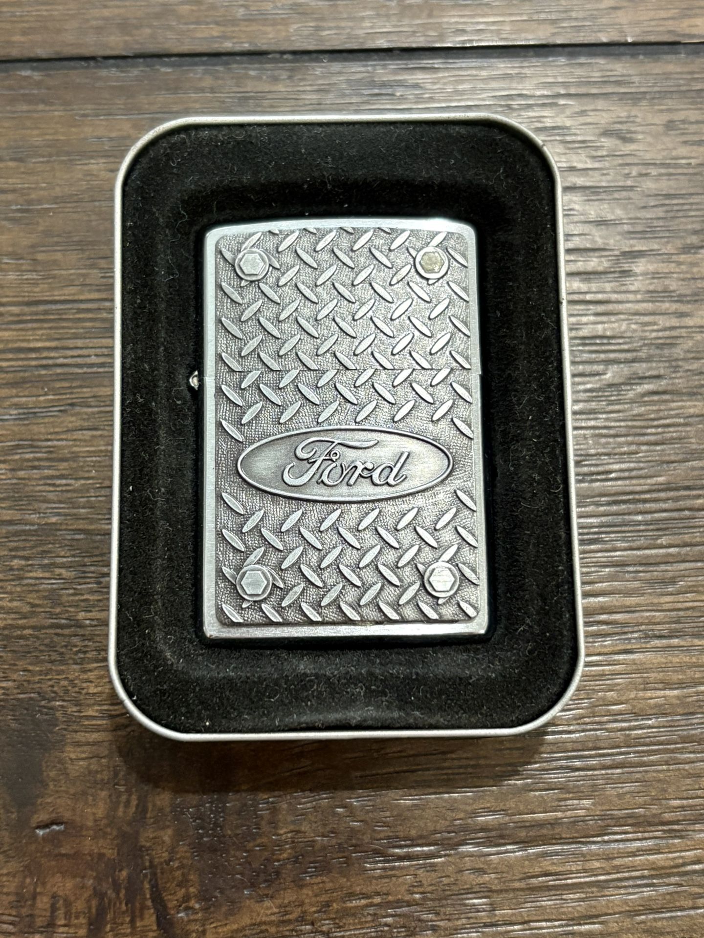 New Unfired Ford Motor Company Zippo Vintage 2000 Diamond Plate