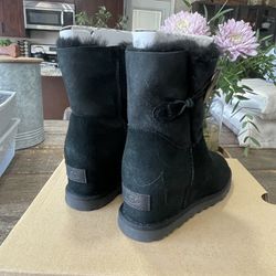 FEMME Classic Ugg Boots - Size 5