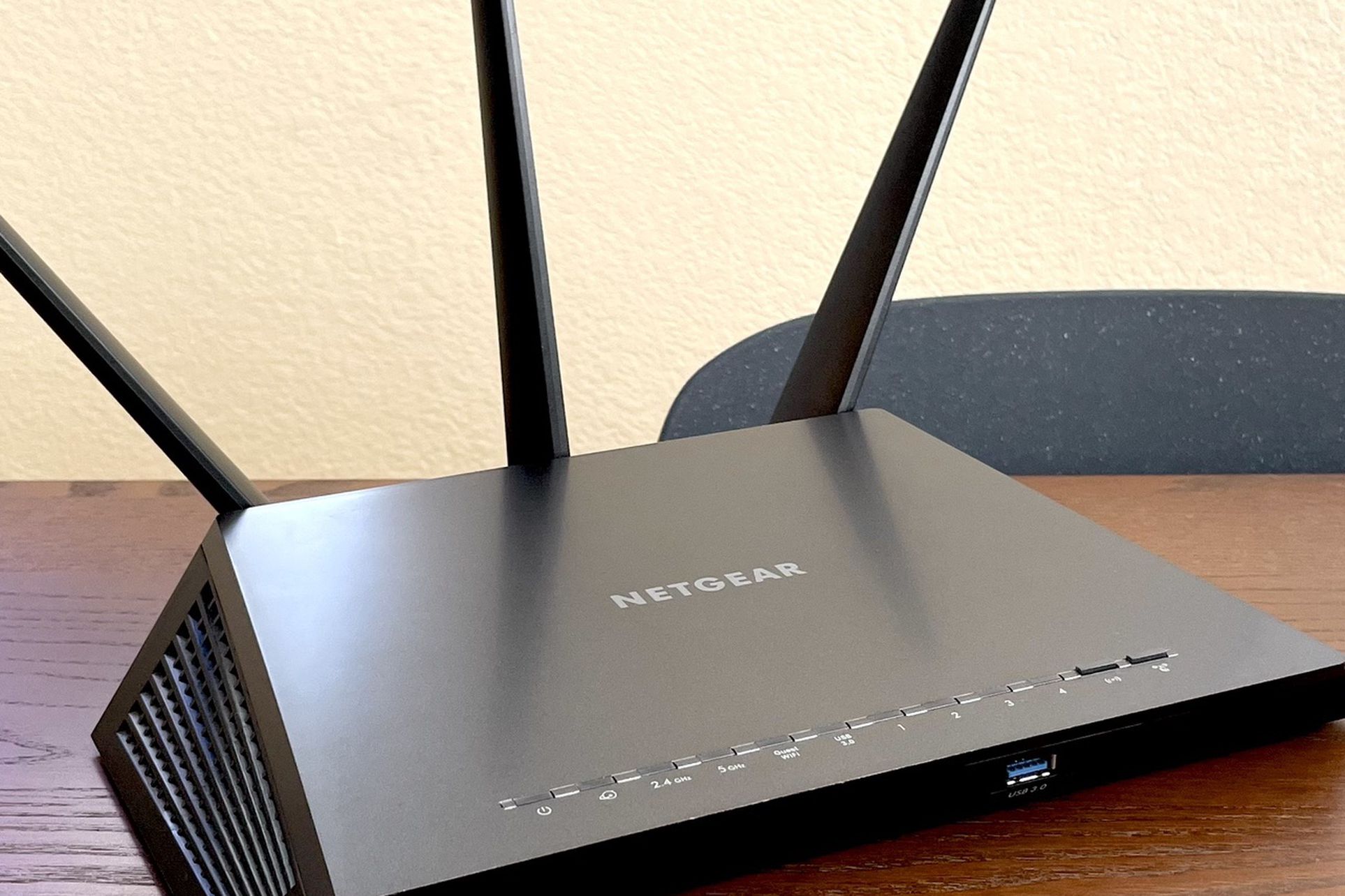 NETGEAR Nighthawk Gigabit Smart Wi-if Router