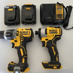 DEWALT BRUSHLESS HAMMER DRILL SET ( 2 Batteries + CHARGER )