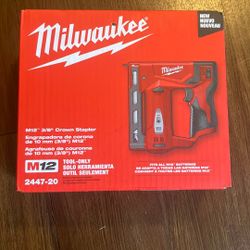 Milwaukee Stapler 