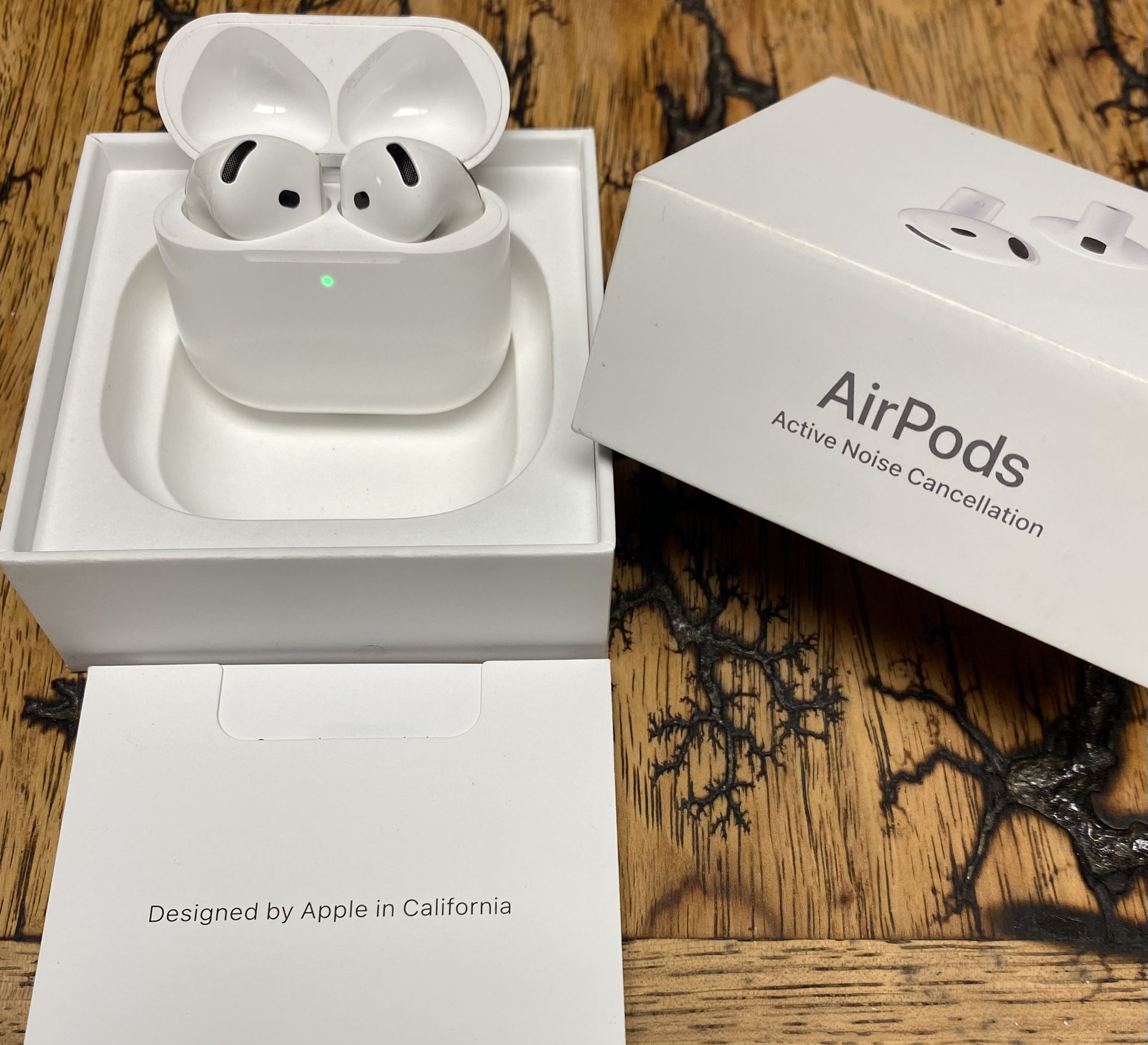 AIR PODS 4 NEW IN BOX