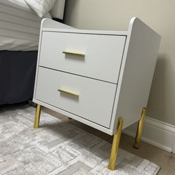 NIGHTSTAND WHITE AND GOLD
