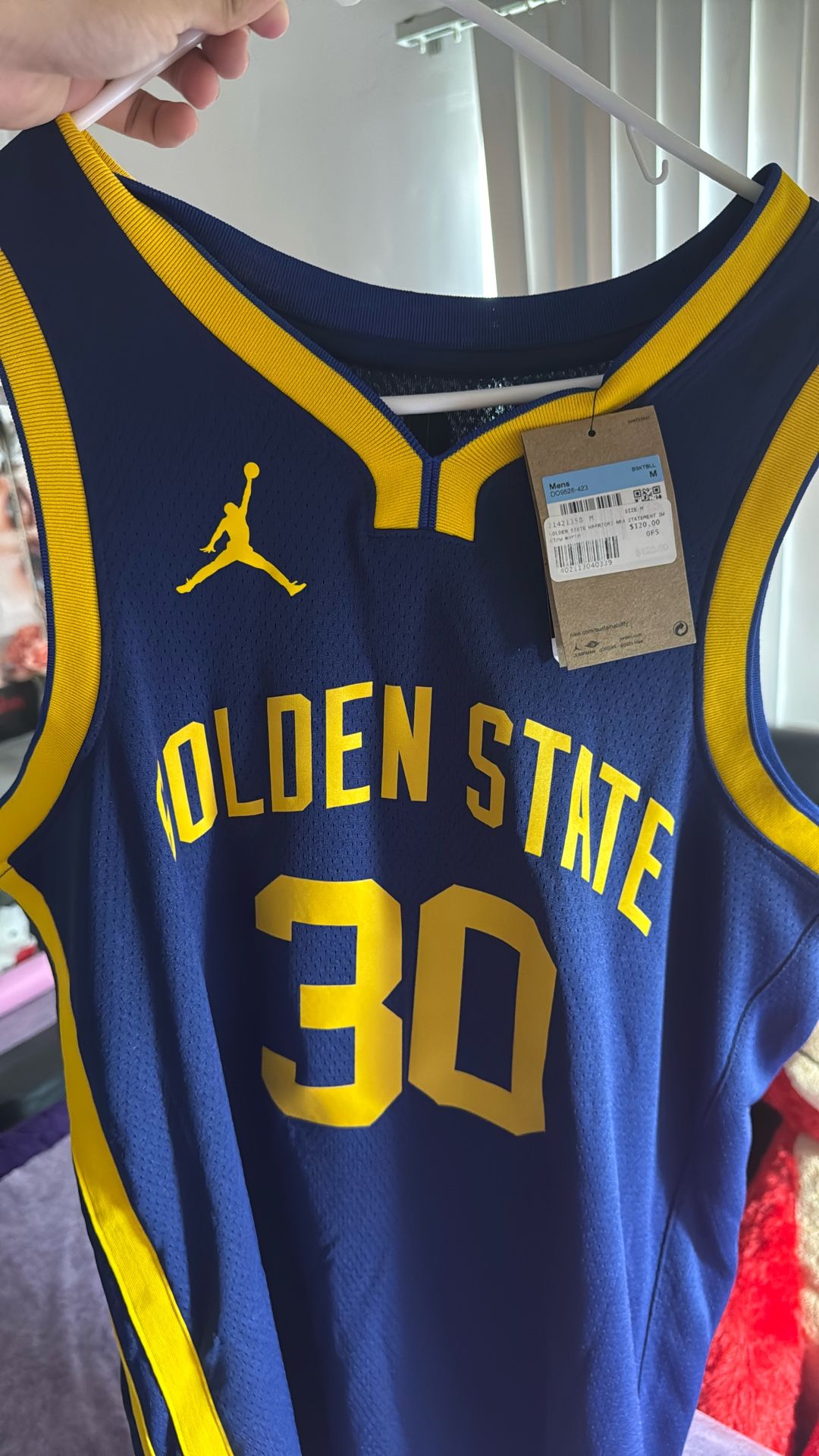 Curry‘s basketball jersey